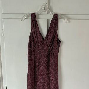 Chic Sleeveless Maroon Midi Dress